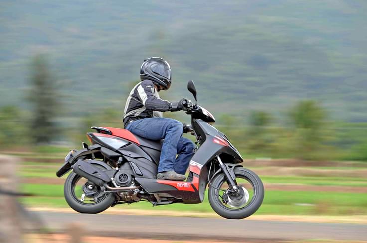 The tyres, wheels, suspension and chassis setup work towards making one crisp point - the SR150 can handle! The tyres, wheels, suspension and chassis setup work towards making one crisp point - the SR150 can handle!
